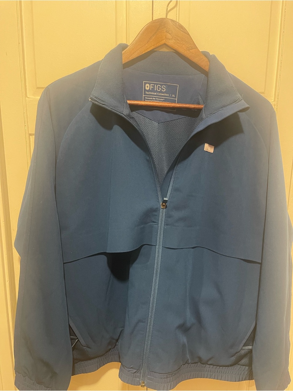 FIGS Women's Navy Lightweight Zip Jacket